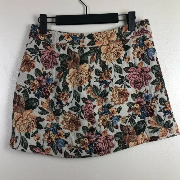 Zara Basic Collection Floral Tapestry Skirt - Picture 2 of 6